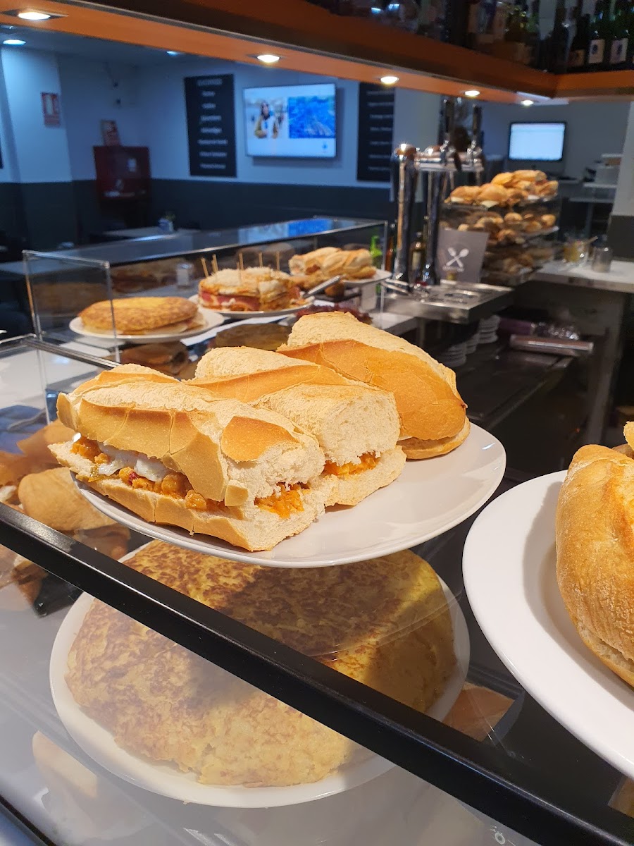 Bar Restaurante Eurocam Pamplona-5